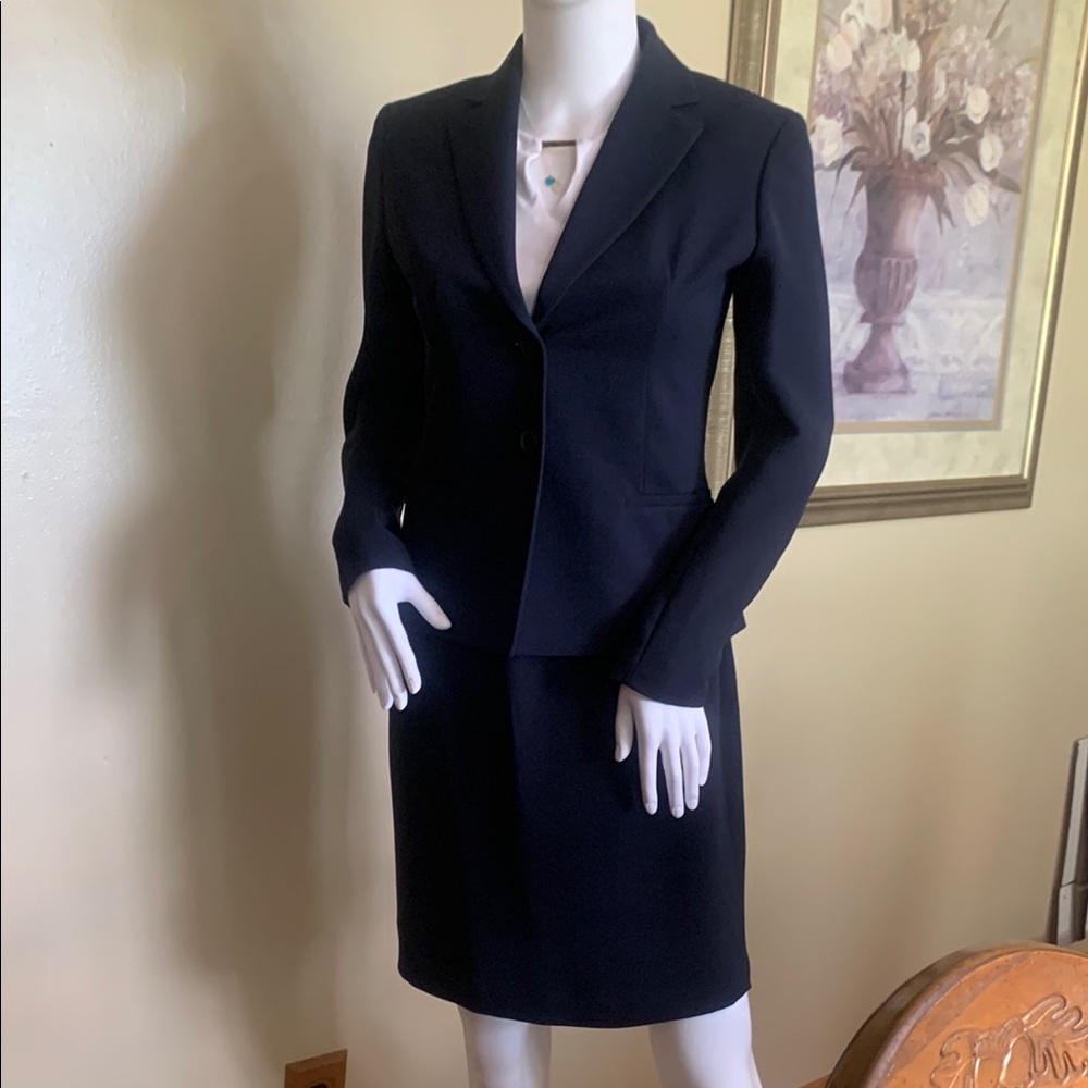 Petite Sophisticate Navy Blazer (0)/ skirt (4) xs / small